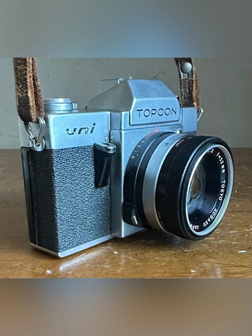 Vintage Topcon Uni 35mm SLR Film Camera w/UV Topcor 1:2 f=53mm Lens & Case Japan